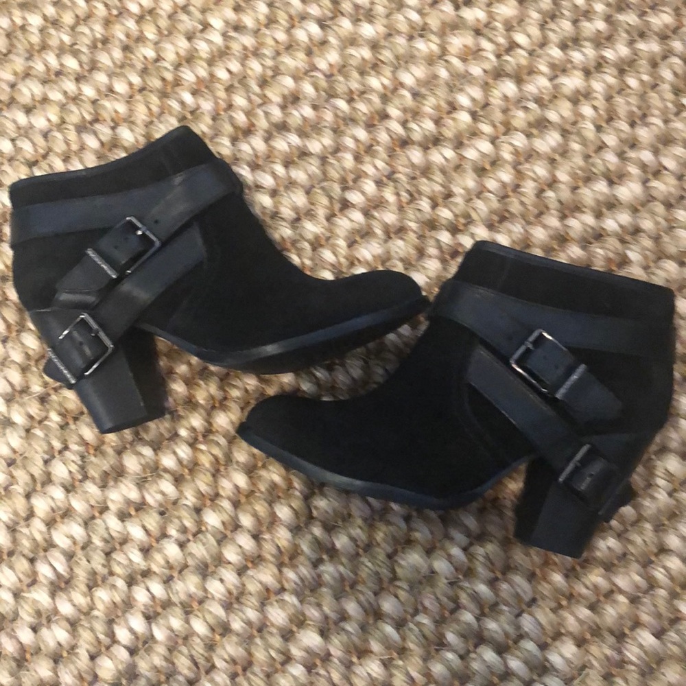 Gianni Bini suede ankle bootie